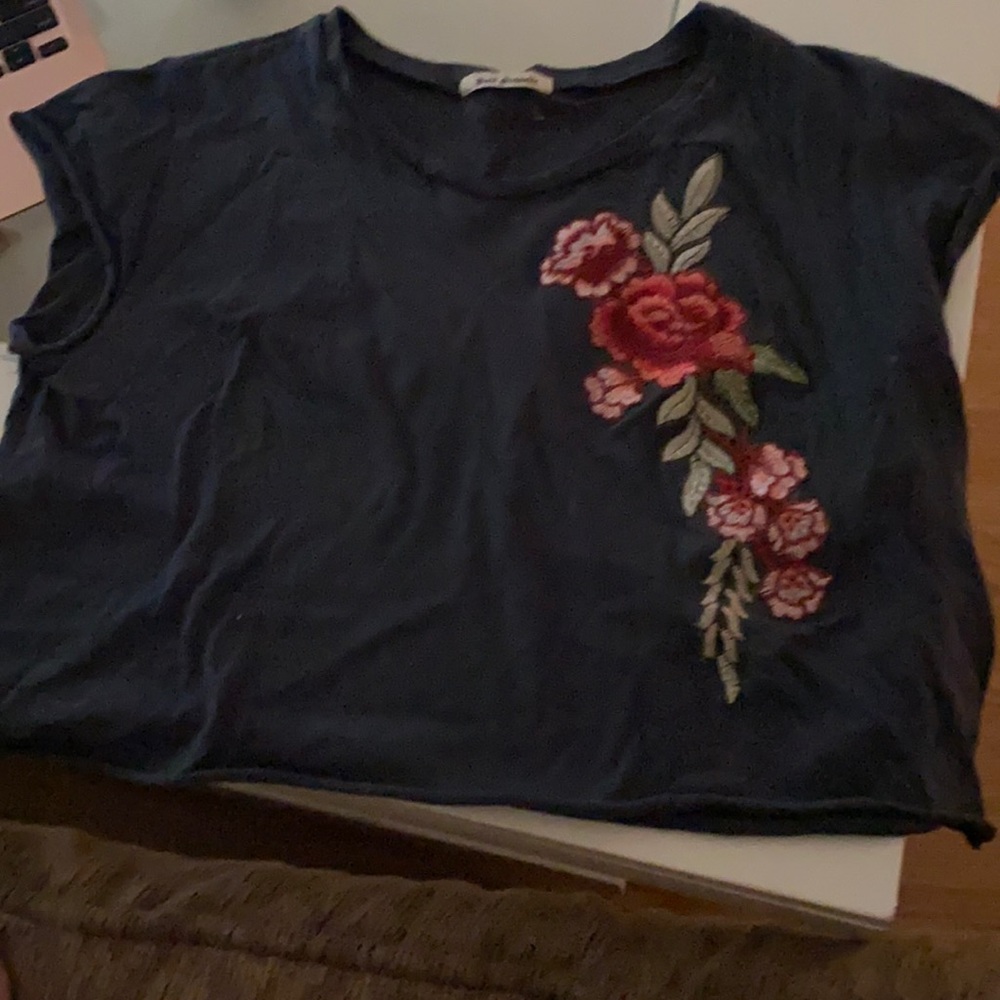 Cute loose crop